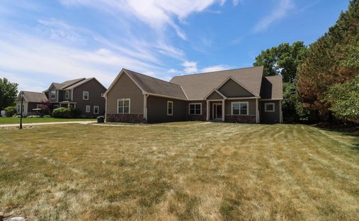 House in Pewaukee, Wisconsin, United States 1