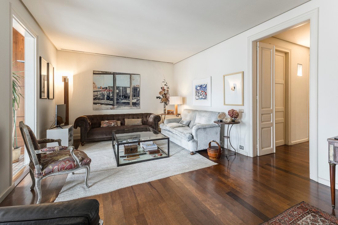 Apartment in Eixample, Barcelona, Spain 5 - 18096087