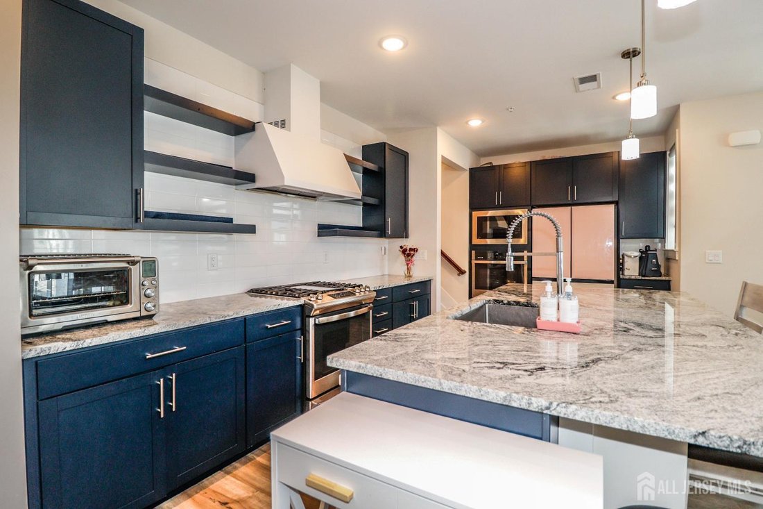 Condo in Burlington Township, New Jersey, United States 5 - 18105432