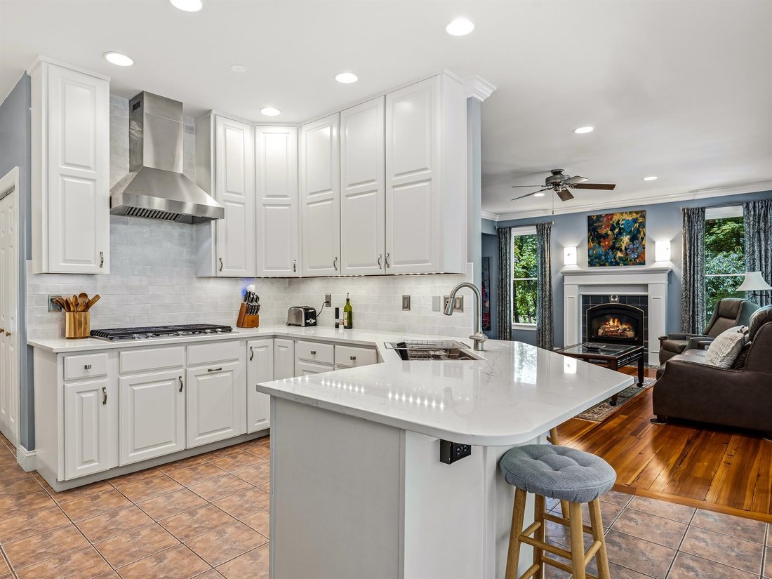 House in Pisgah Forest, North Carolina, United States 5 - 18097359