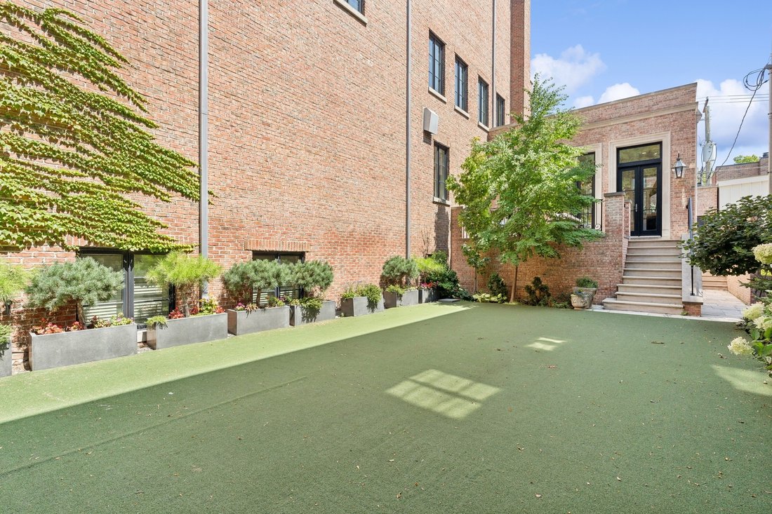 House in Chicago, Illinois, United States 3 - 16971674