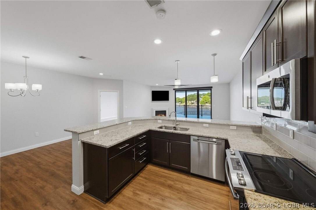 Condo in Sunrise Beach, Missouri, United States 4 - 18108111