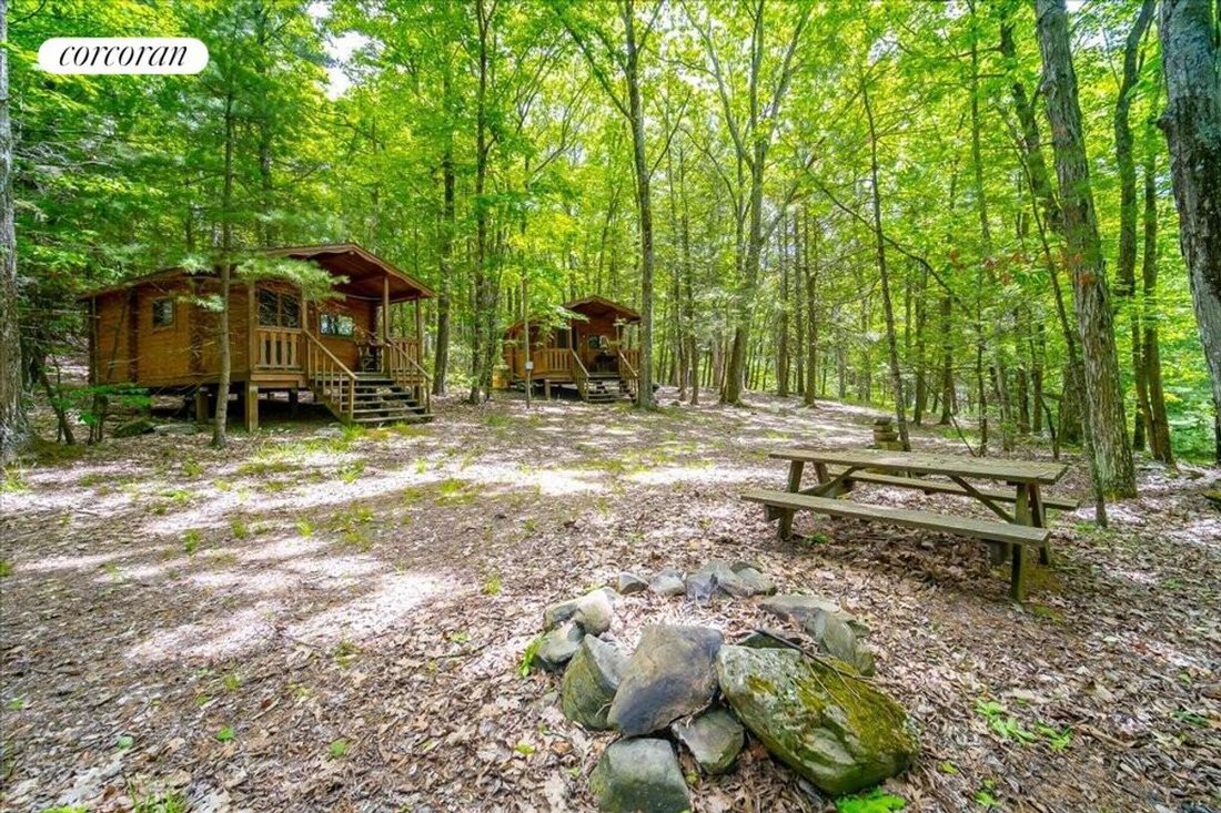 Ellenville, New York, United States 2 - 18105903