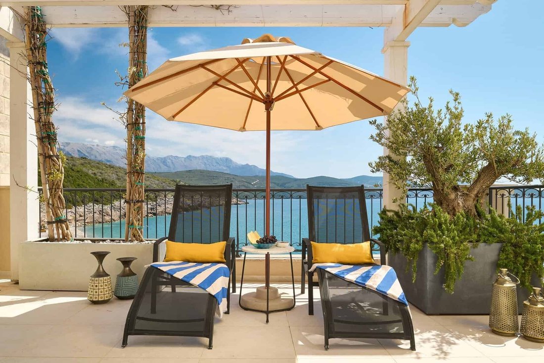 Apartment in Milovići, Tivat Municipality, Montenegro 1 - 16503898