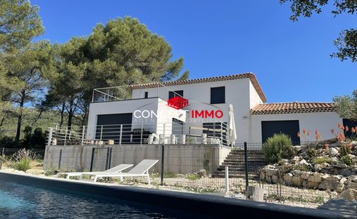 Villa in Solliès-Toucas, Provence-Alpes-Côte d'Azur, France 1