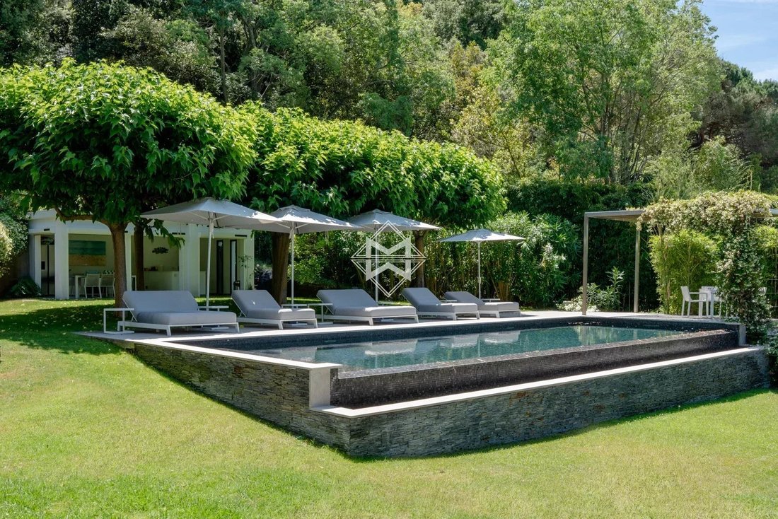 Villa in Cannes, Provence-Alpes-Côte d'Azur, France 3 - 18093829