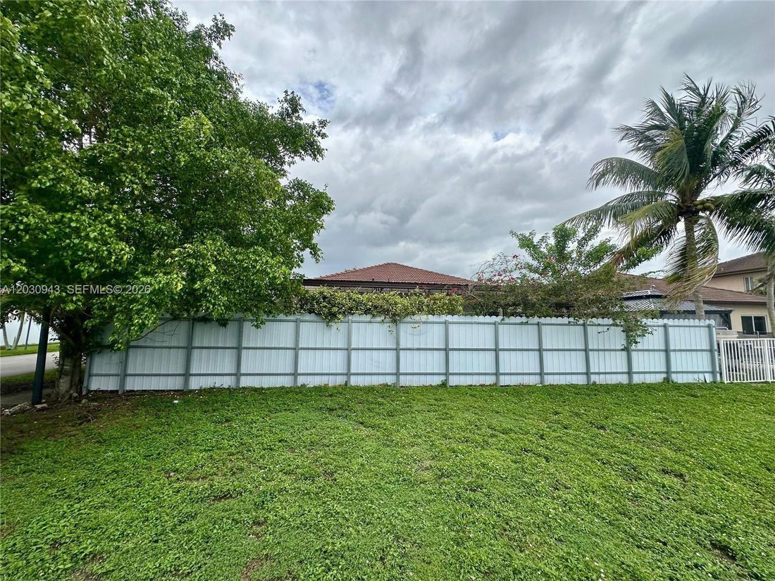 House in Miami, Florida, United States 5 - 18101068