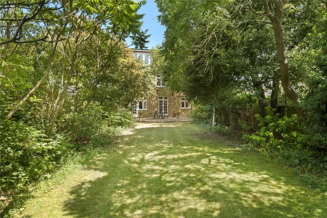 House in Castelnau, Richmond Upon Thames, England 1 - 18093559