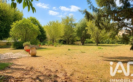 Land in La Crau, Provence-Alpes-Côte d'Azur, France 1
