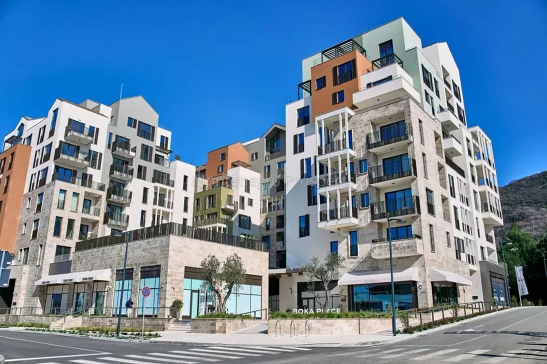 Apartment in Tivat, Tivat Municipality, Montenegro 2 - 17055199