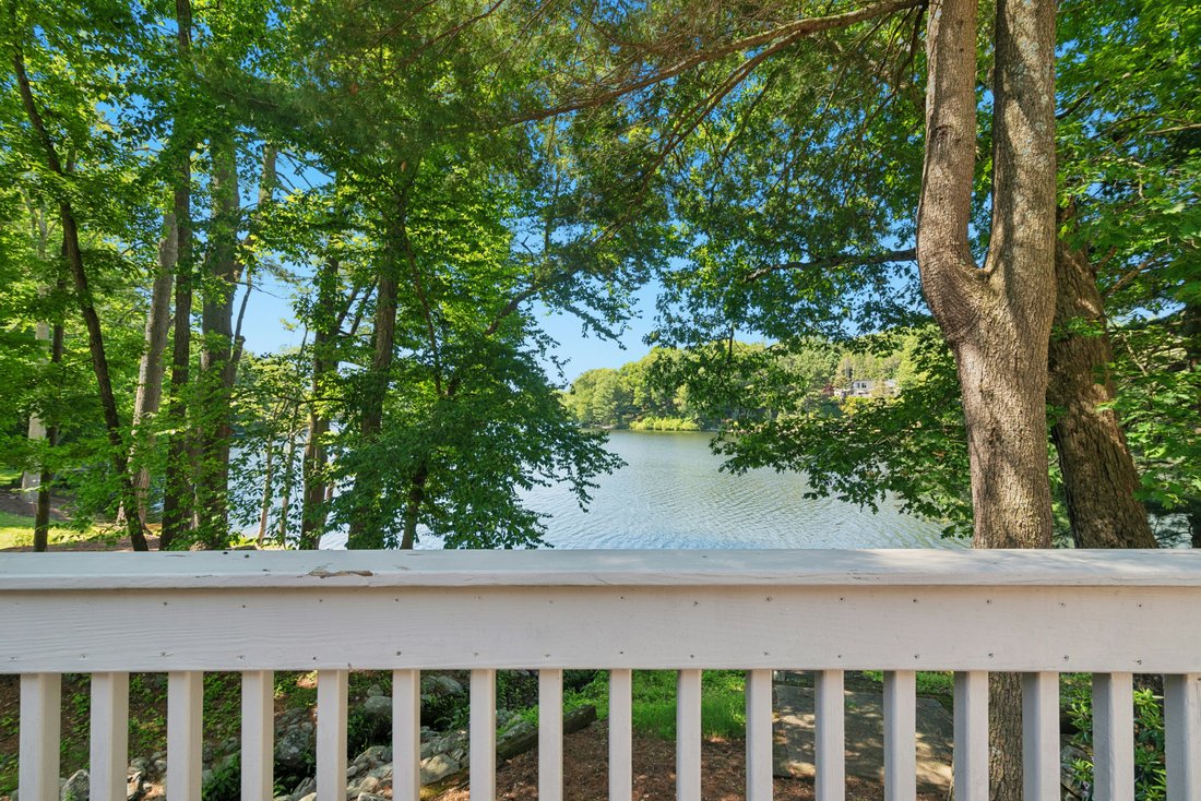 House in Trumbull, Connecticut, United States 5 - 18101751