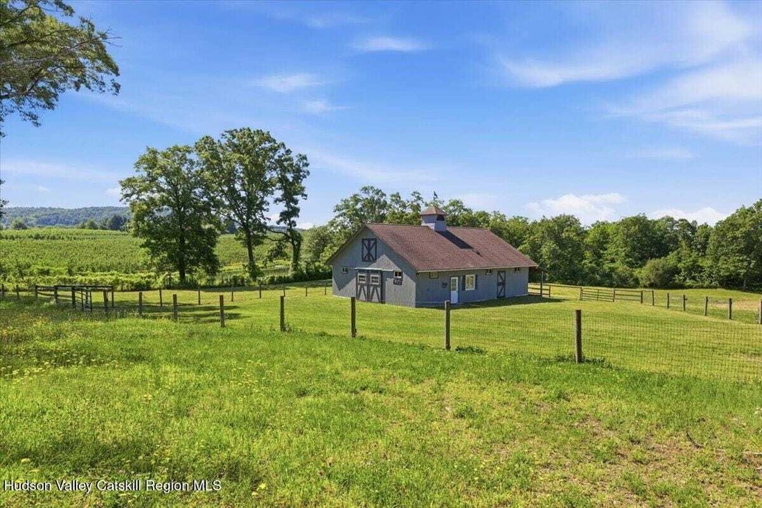 House in Hudson, New York, United States 2 - 18104132