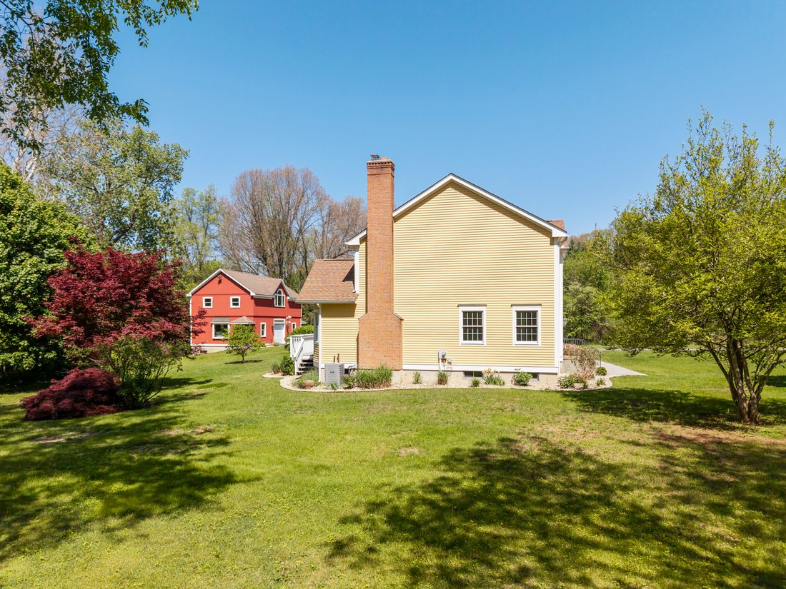 House in Avon, Connecticut, United States 4 - 18090902