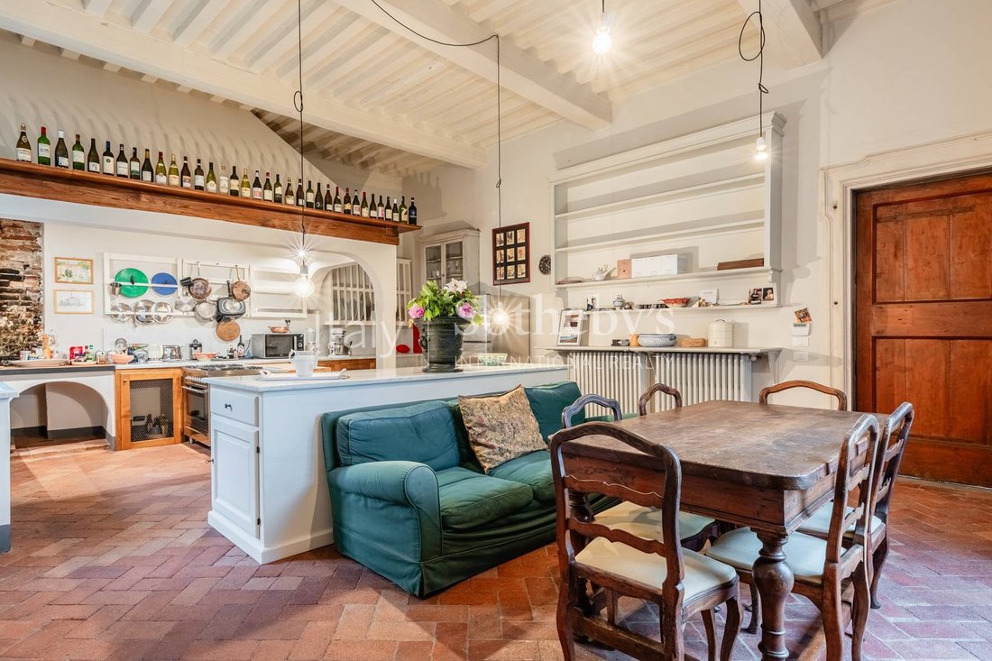 Apartment in Historic Center, Lucca, Tuscany 4 - 15708686