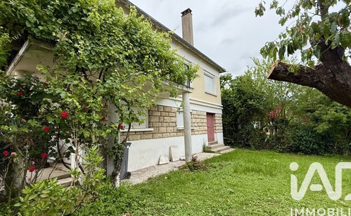 House in Nord, Palaiseau, France 1