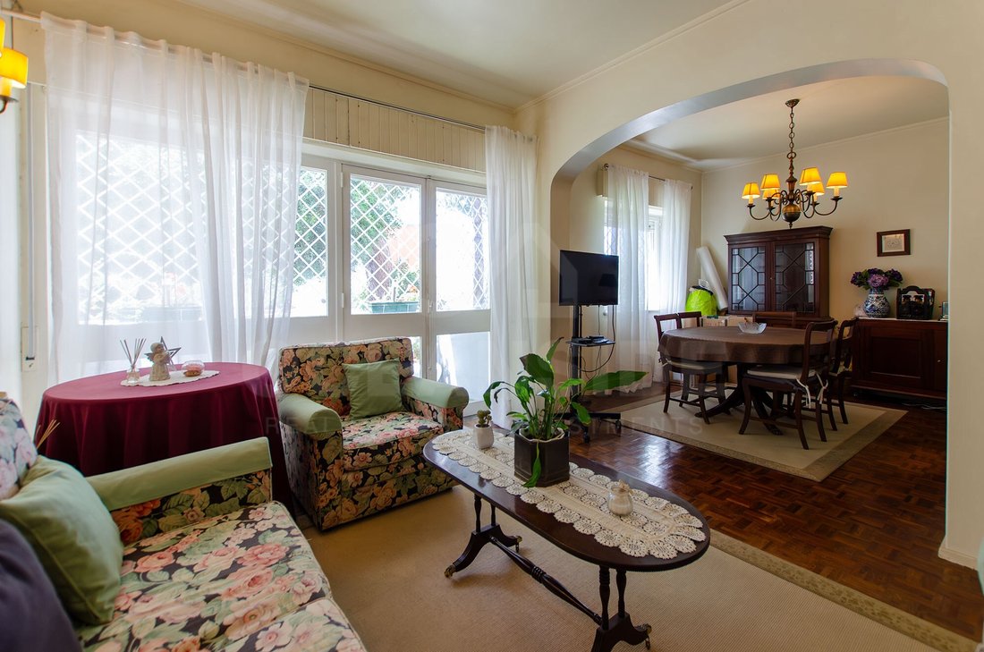 Apartment in Paco de Arcos, Lisbon, Portugal 2 - 18105409