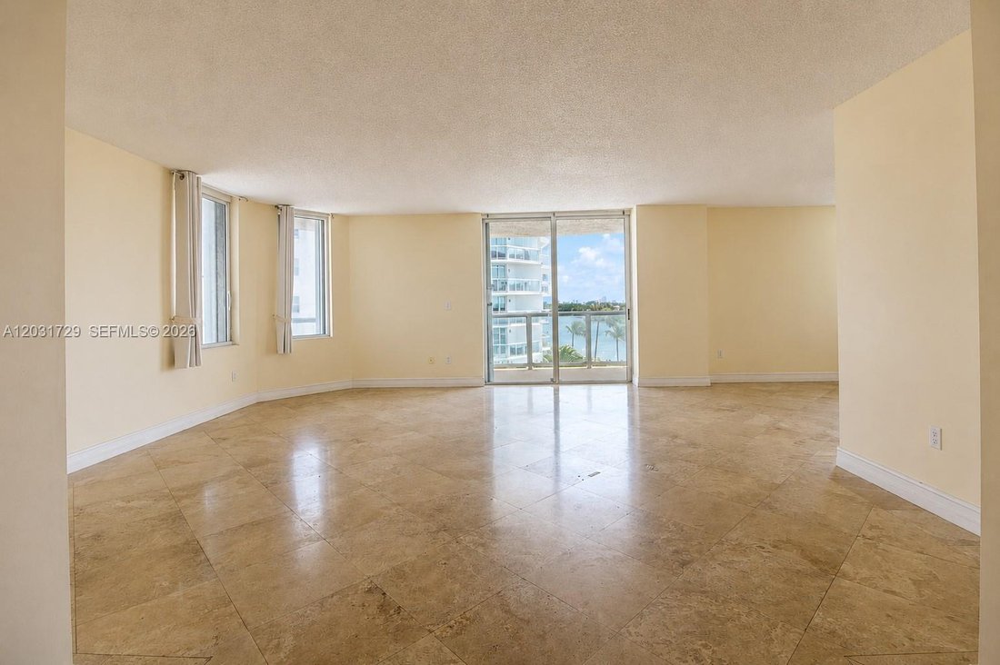 Condo in Miami Beach, Florida, United States 2 - 18101083