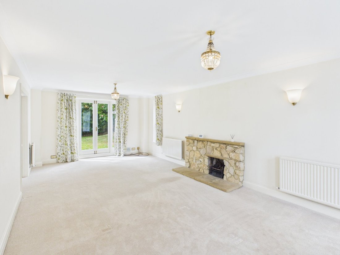 House in Tatling End, Gerrards Cross, England 4 - 18091755