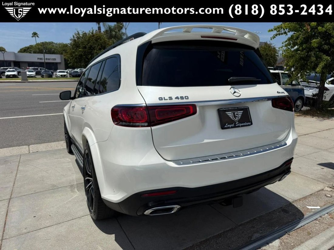 Suv in Van Nuys, CA, United States 5 - 18106668