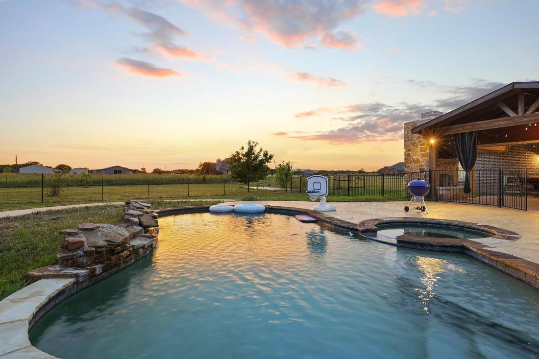 House in Trenton, Texas, United States 2 - 18101036