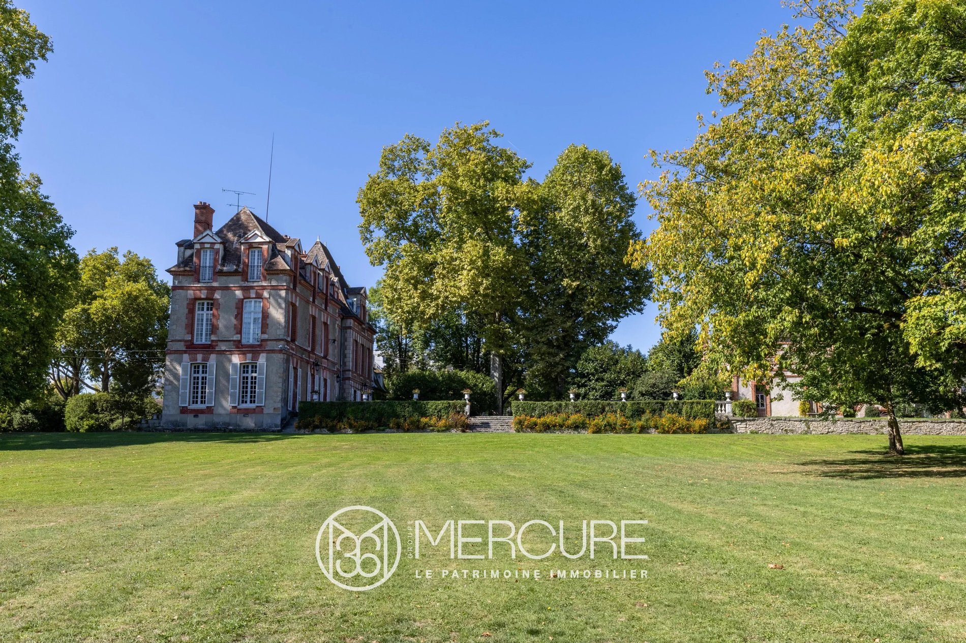 Essone 22 Km South Of Paris Property For Sale