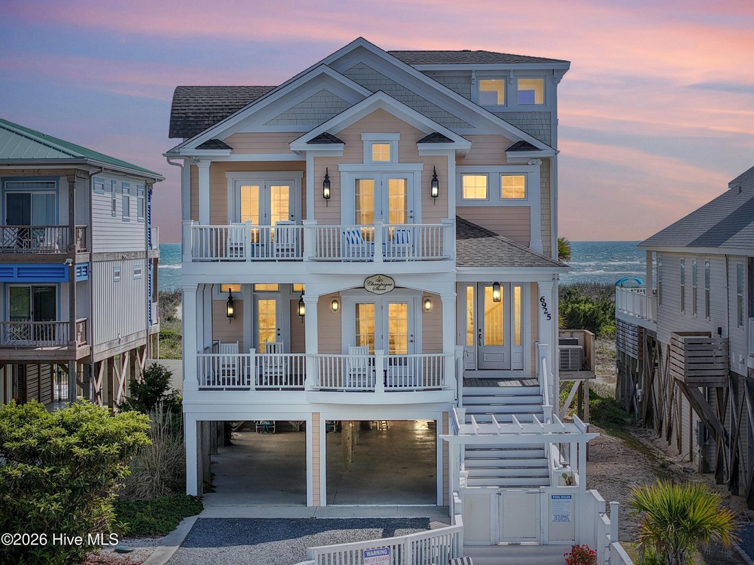 House in Oak Island, North Carolina, United States 3 - 18106220