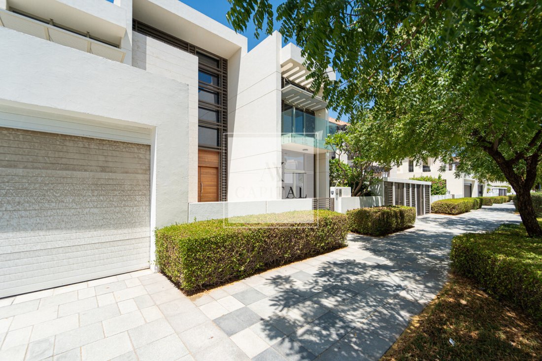 Villa in MBR- Al Merkad, Dubai, United Arab Emirates 1 - 18102925