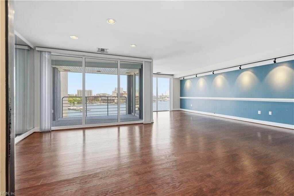 Condo in Norfolk, Virginia, United States 3 - 18091881