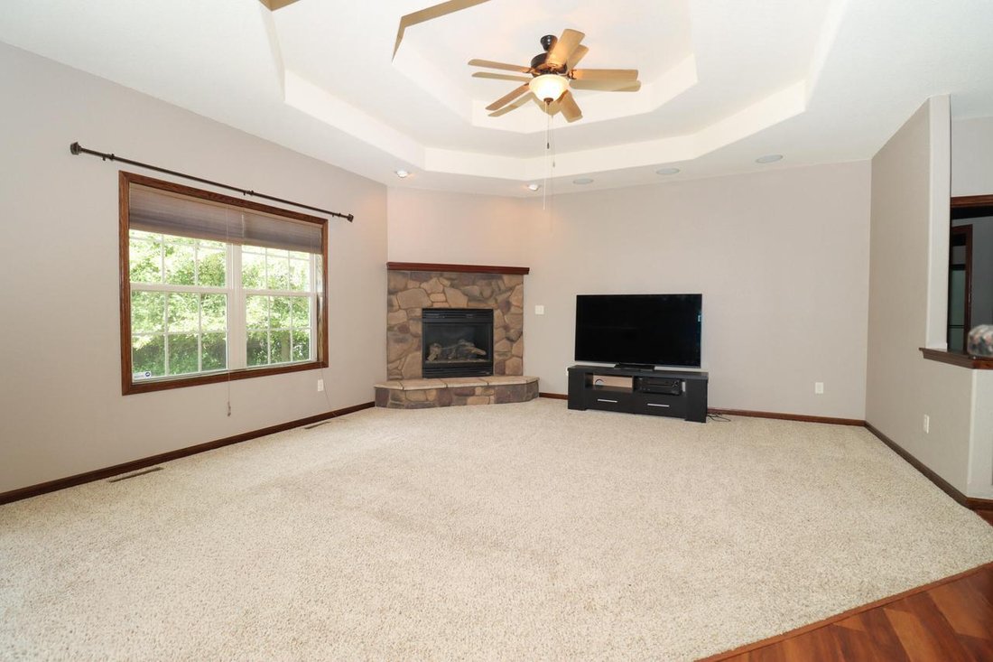 House in Pewaukee, Wisconsin, United States 4 - 18094768