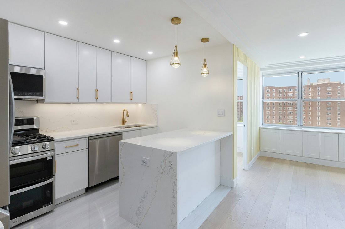 Co Op in New York, New York, United States 4 - 18084994