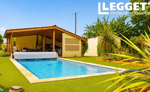 House in Saint-Martin-Petit, Nouvelle-Aquitaine, France 1