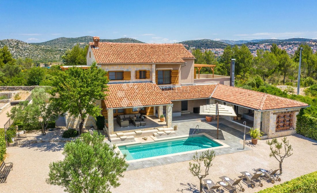 House in Gradska cetvrt Varos, Sibenik, Sibenik-Knin County 1 - 18096475