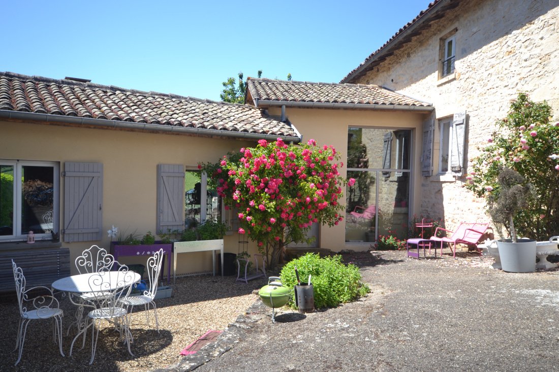 House in Arrondissement of Villefranche-sur-Saône, Auvergne-Rhône-Alpes, France 1 - 18063786