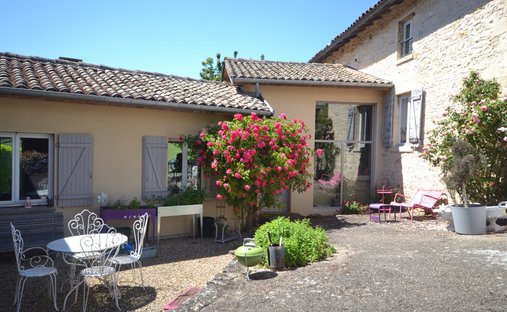House in Arrondissement of Villefranche-sur-Saône, Auvergne-Rhône-Alpes, France 1