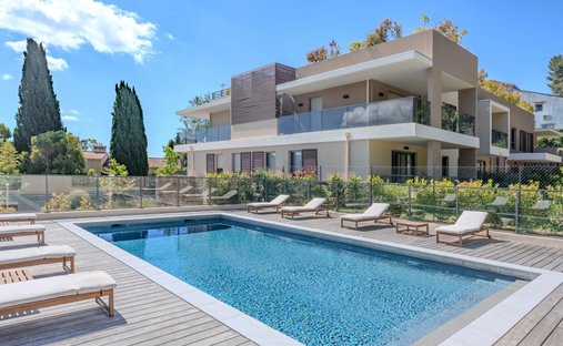 Penthouse in Mougins, Provence-Alpes-Côte d'Azur, France 1
