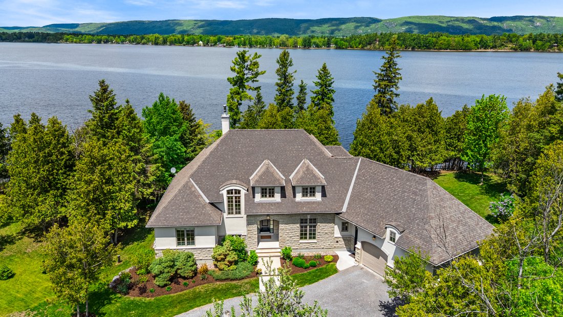 House in Ottawa, Ontario, Canada 3 - 18099177