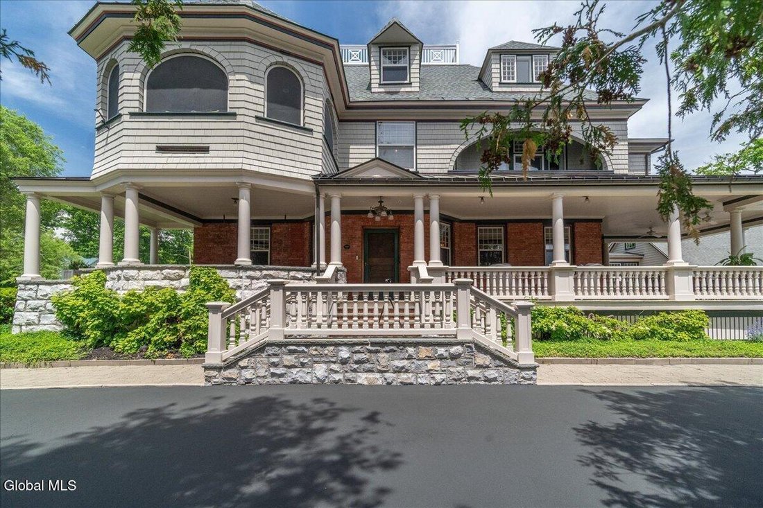 House in Saratoga Springs, New York, United States 4 - 18104702