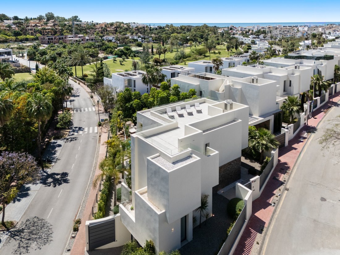 Villa in Estepona, Andalusia, Spain 5 - 18107138