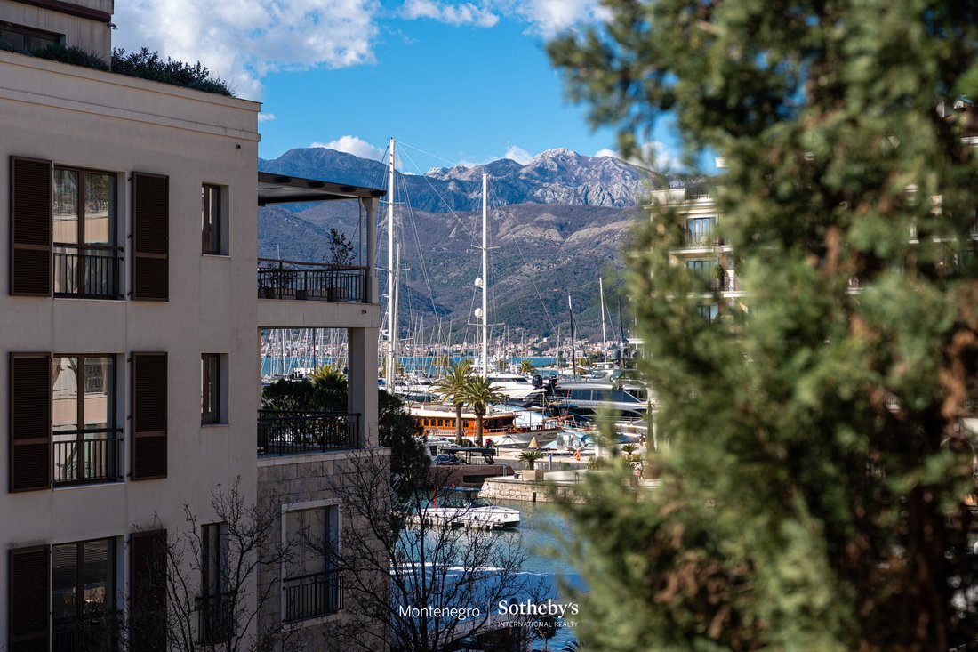 Apartment in Tivat, Tivat Municipality, Montenegro 1 - 17331904