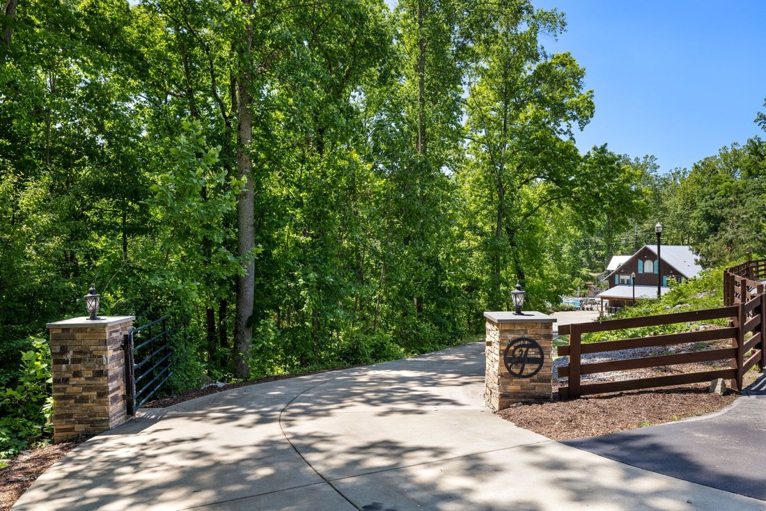House in Bon Aqua, Tennessee, United States 2 - 18097696