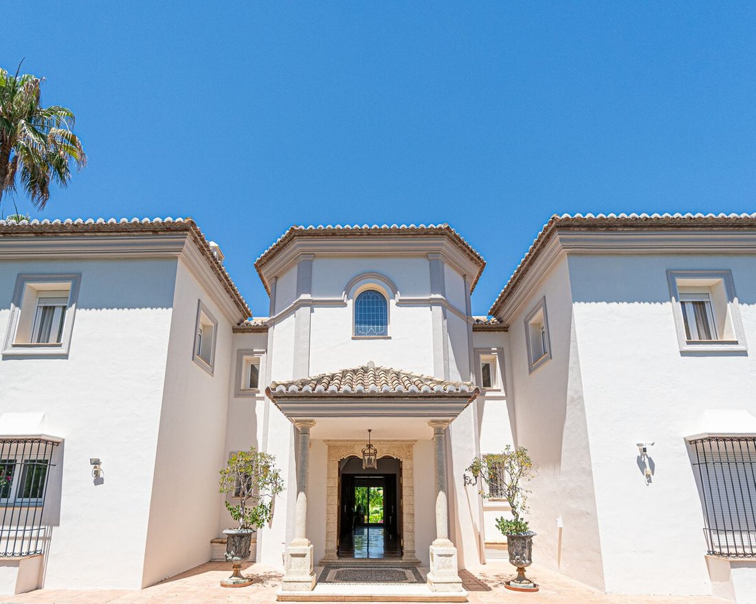 Villa in Estepona, Andalusia, Spain 2 - 18105068
