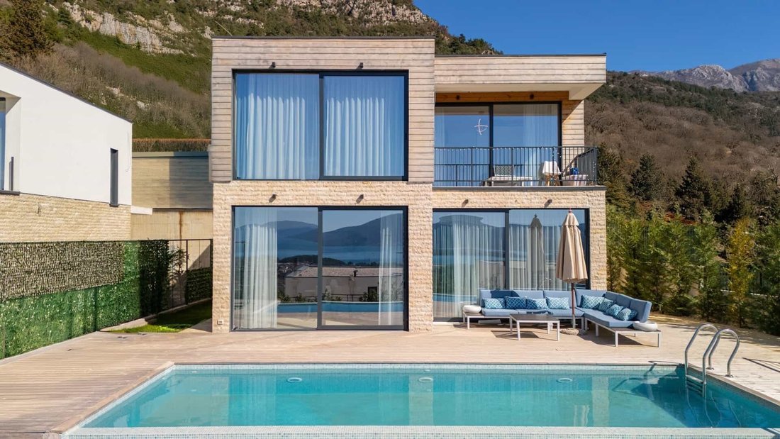 Villa in Kavač, Kotor Municipality, Montenegro 1 - 16503924