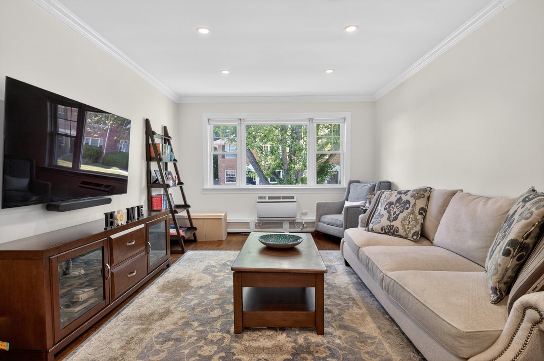 Co Op in Port Washington, New York, United States 3 - 18094513