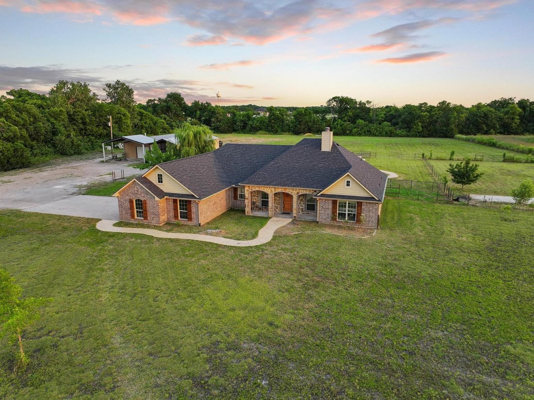 House in Trenton, Texas, United States 1 - 18101036