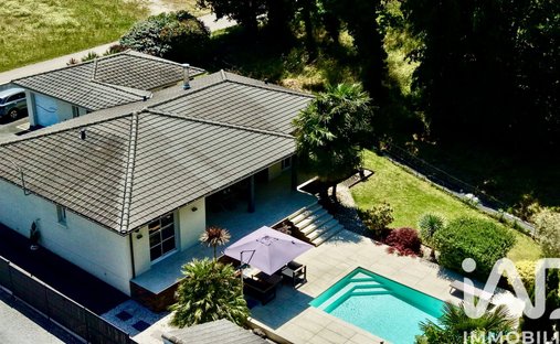 House in Arsac, Nouvelle-Aquitaine, France 1