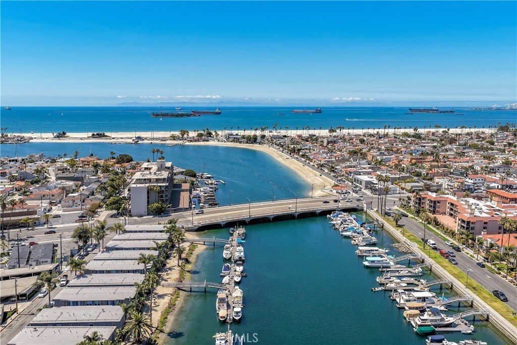 Condo in Signal Hill, California, United States 2 - 18105196
