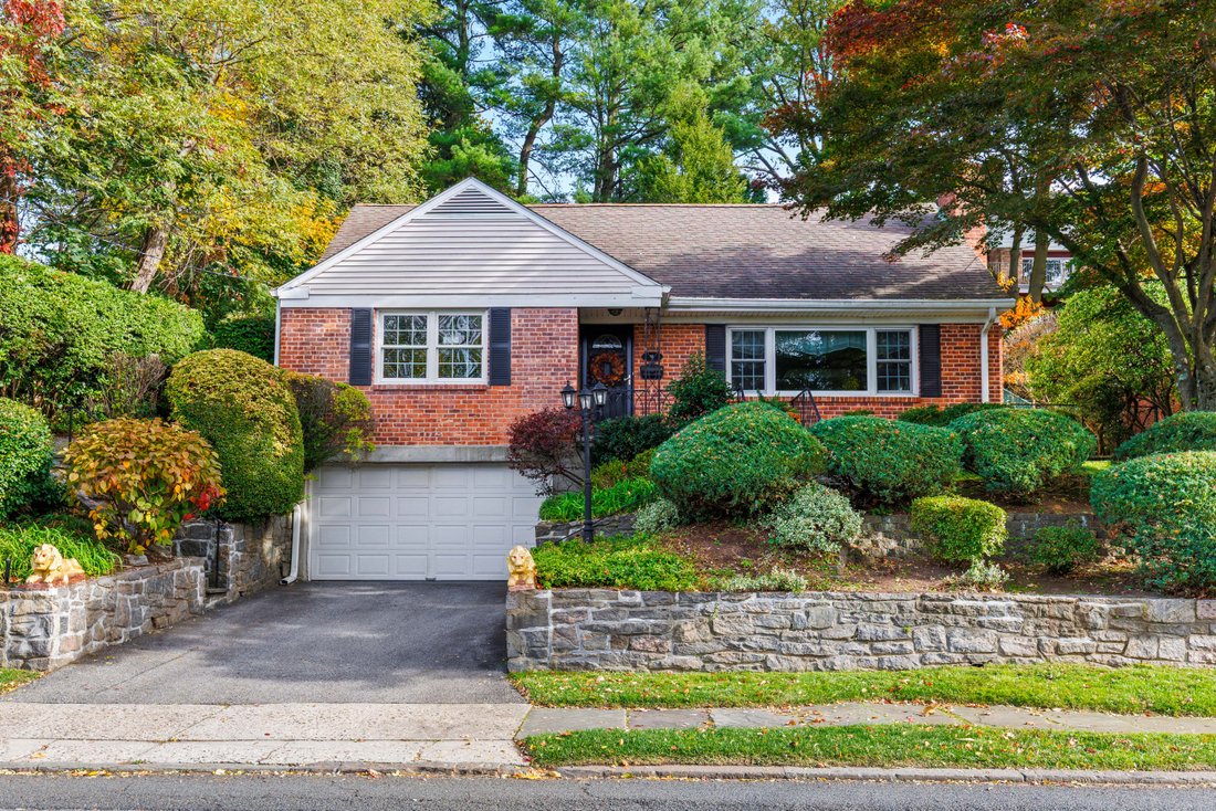House in Yonkers, New York, United States 1 - 18090972