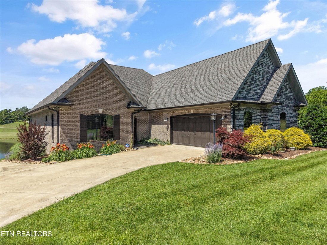 House in Lenoir City, Tennessee, United States 1 - 18079538