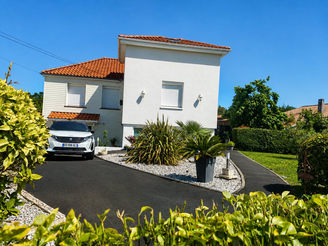 House in Ares, Nouvelle-Aquitaine, France 2 - 18102899