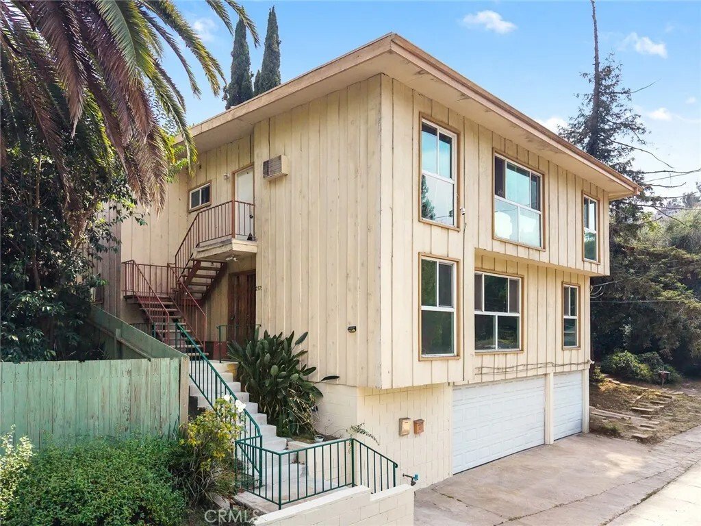 Los Angeles, California, United States 2 - 18091816